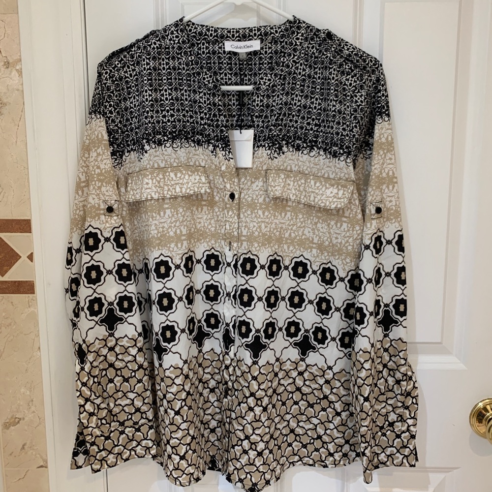 NWT Calvin Klein Top - Size M